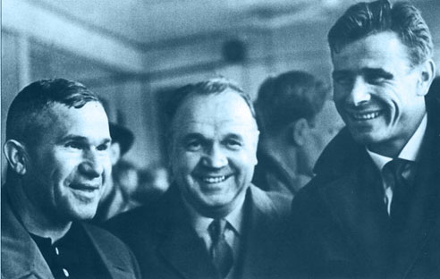 Слева направо:  Лев Иванович Яшин, Валентин Александрович Гранаткин и Алексей Петрович Хомич  